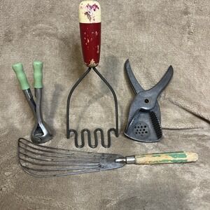 Vintage Kitchen 4pc Lot Batter Beater, Masher, Melon Baller, Citrus Squeezer USA